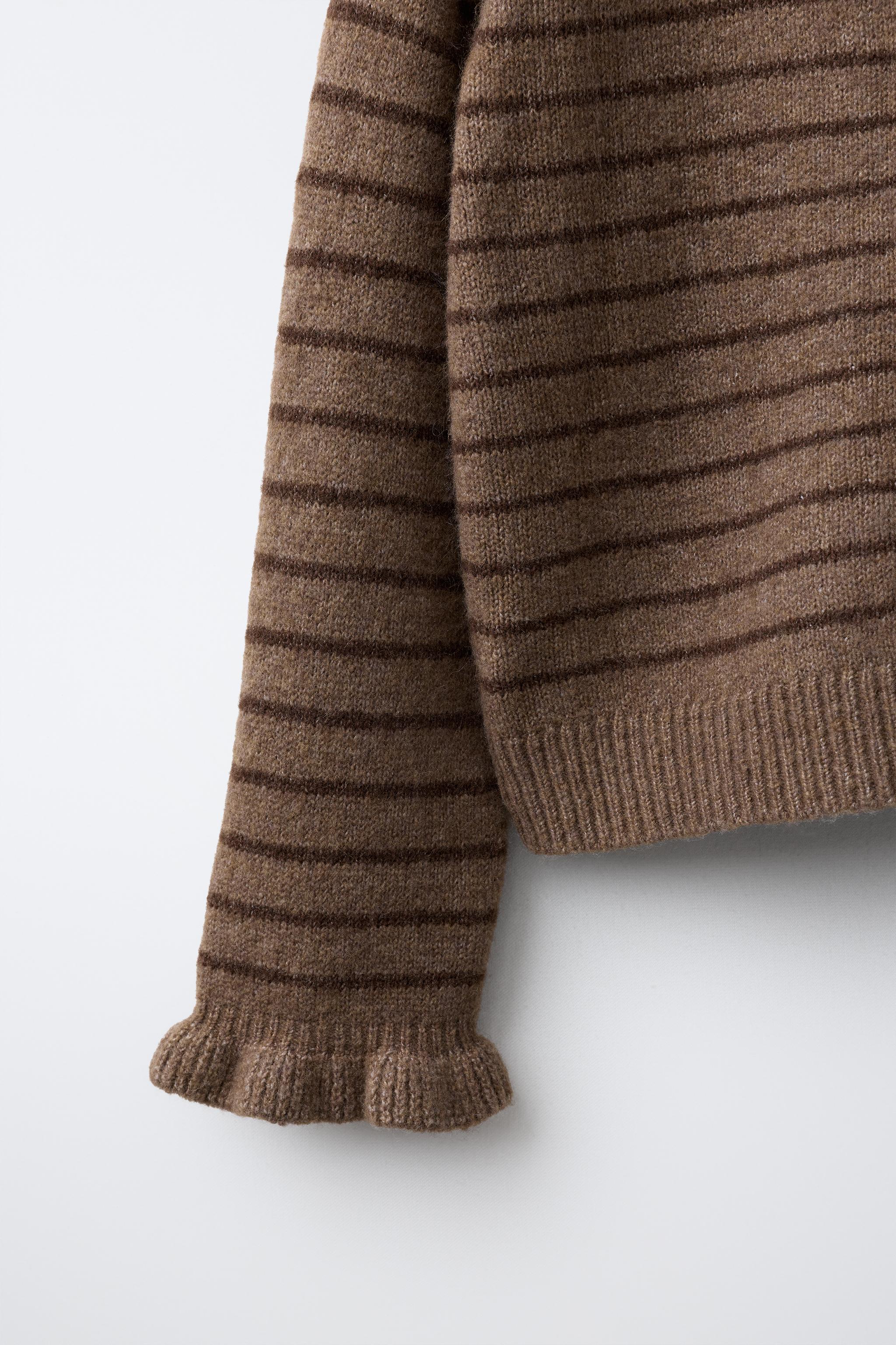 STRIPED RUFFLE KNIT CARDIGAN